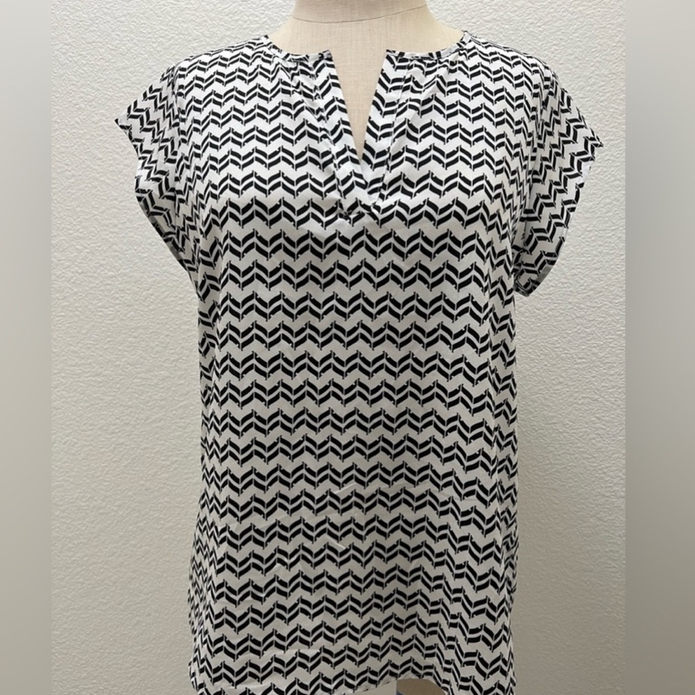 Lot of 5 Ivanka Trump Split Neck Top Cap Sleeves Large - Picture 3 of 11